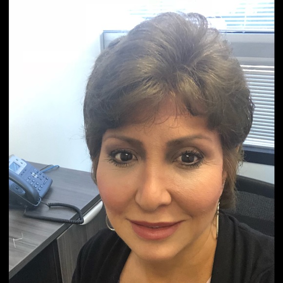 Meet your Posher, Yolanda - Picture 1 of 1